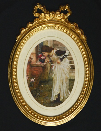 Картина 4135 А миниатюра в овальной раме с изображением женщины в богатой резной раме