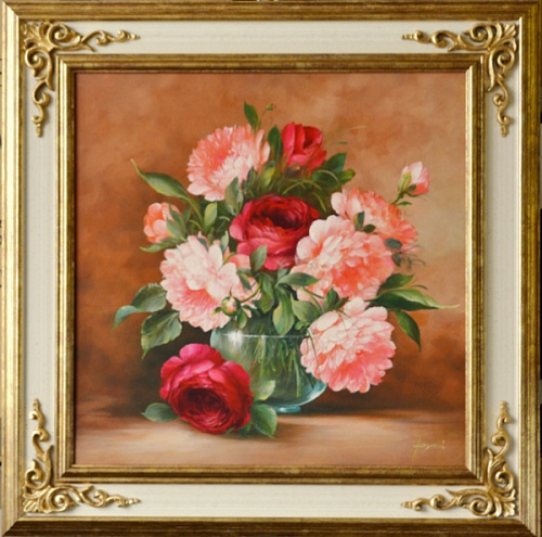 Картина  5364 A квадратная картина в белой раме с золотым декором с букетом красным цветов