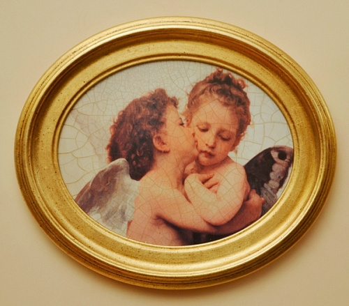Картина  3181 A овальная картина в золотой раме с ангелочками