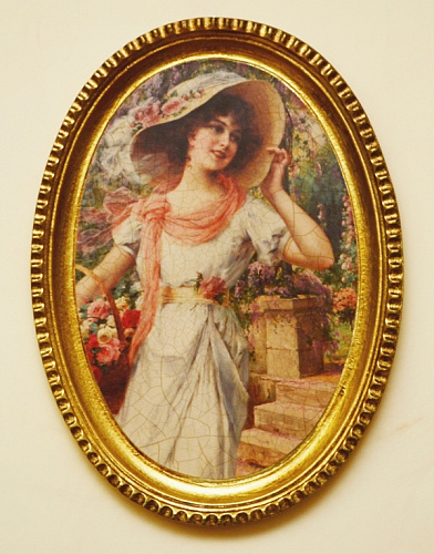 Картина 3668B миниатюра с девушкой в золотой овальной раме