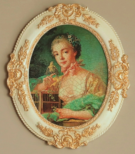 Картина 5949 А миниатюра с женщиной эпохи Ренессанса в белой резной раме