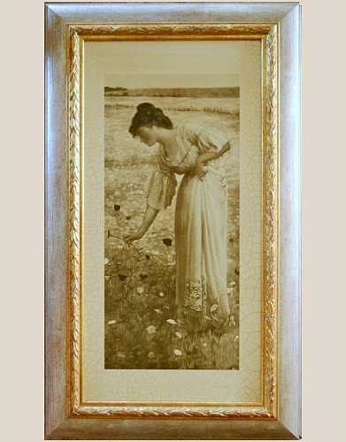 Картина  5256 B черно белая картина с девушкой в серебряной раме